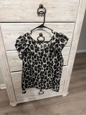 SHEIN Black & White Leopard Ruffle Sleeve Blouse